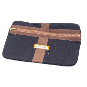 Otis Batterbee Cases Women size 16X26 Brown